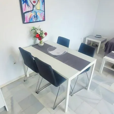 Delightful 2 Bed, Pueblo Evita * Benalmádena