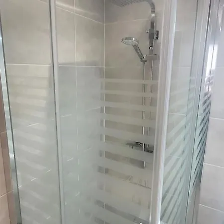 Delightful 2 Bed, Pueblo Evita Appartement